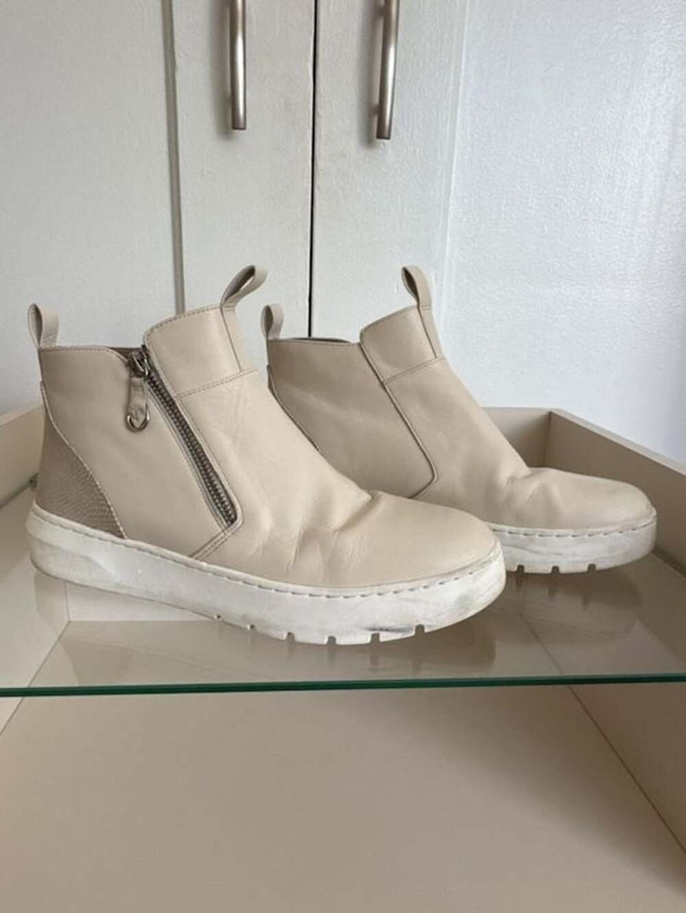 Vionic Brinkley Sneaker Ankle Bootie Size 9 Cream Leather Orthotic - Israel,